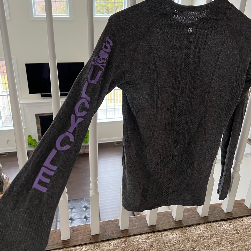 Lululemon x Soul Cycle !! Swiftly Tech long sleeve top, size 10